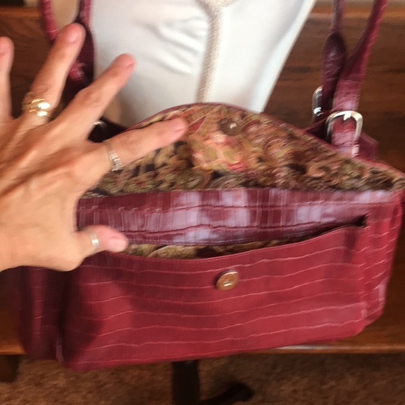 MAXX NEW YORK RED LEATHER CROCO  LEATHER PURSE - Picture 3 of 8